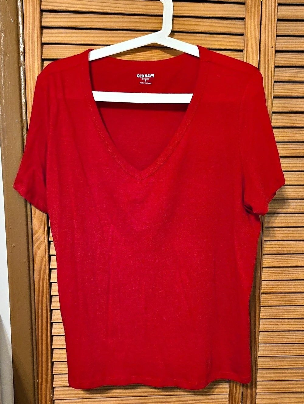 Old Navy EveryWear V-Neck T-Shirt Red